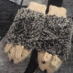 Super cute kids gloves perfect condition